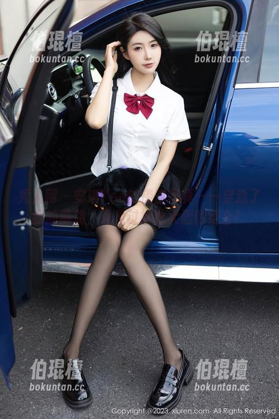 秀人网-安琪Yee 秀人网 - 安琪Yee的镂空写真——穿透了我的脑袋,没见过如此大胆的组合!