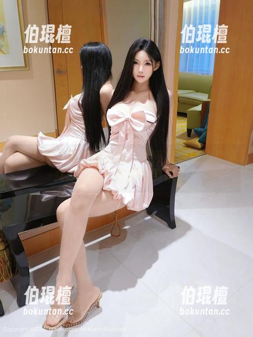 秀人网-小魔女奈奈 秀人网 - 私拍耍流氓!小魔女奈奈化身兔女郎,哪只耳朵电到你了?
