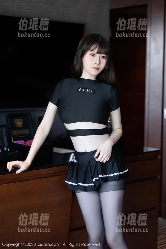 秀人网-星子柒kiki 秀人网 - 在厨房里摇曳的星子柒kiki:不是免费图册都能有这么好看吧?