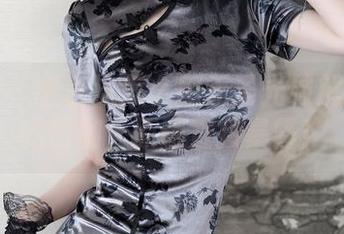 秀人网 – 看言沫怎么用无圣光破解最简单的瑜伽，原图直接暴露！