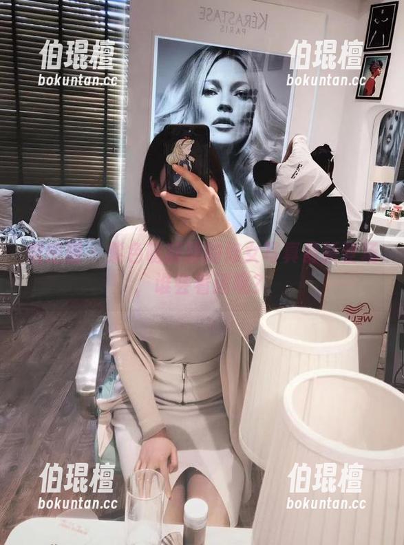 紫色哒豚豚 微密圈 - 紫色哒豚豚的修女写真最新登场,谁会着迷呢?