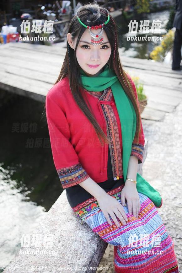 美媛馆 - 这一刻，徐微微mia在天台，私拍原图证明人可以美到没有道理！