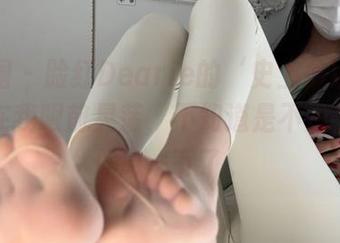 微密圈 – 脸红Dearie的‘史上最细’合集，在我眼前晃荡，不知道是不是我该先休息一下了。