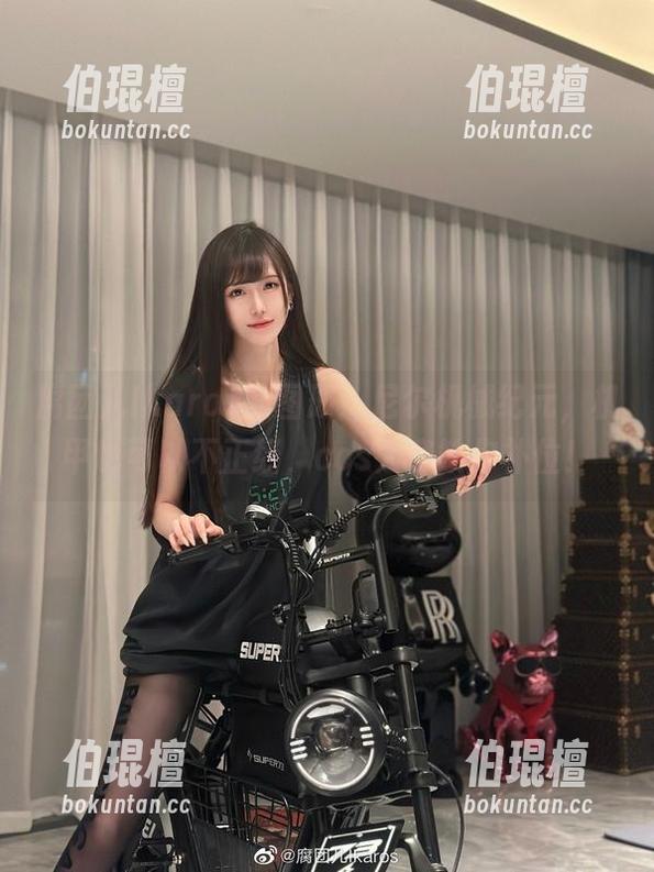 腐团儿Ikaros 腐团儿Ikaros的图册:尼尔机械纪元,机甲也可以不正经,cos大赛缺你补位!