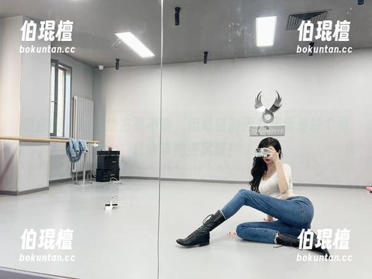 葛征 微密圈 - 这个地方真不错,但葛征的图片还真是缺个司机来带她兜风啊!