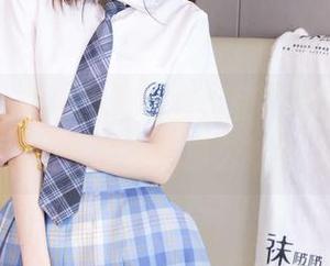 袜啵啵 – 图包里有小甜豆和她的薄黑丝，无圣光的角度总是那么妙不可言。