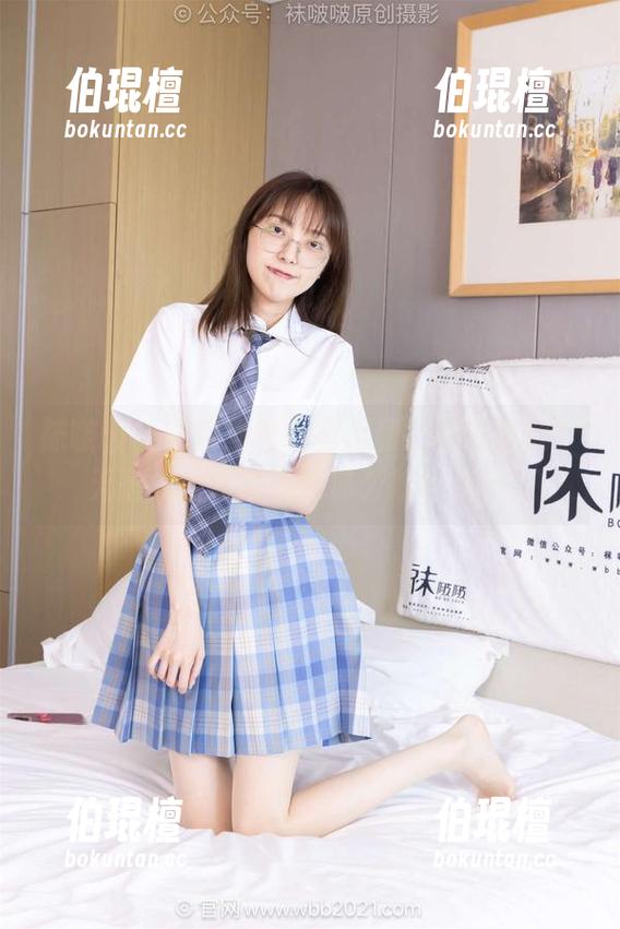 袜啵啵 - 图包里有小甜豆和她的薄黑丝，无圣光的角度总是那么妙不可言。