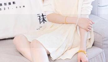袜啵啵 – 芝士出了新作，黑丝写真居然还有‘脚尖加固款’的标签！