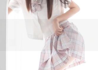 又是西呱呀呀呀的蓝白女仆套图，无言以对，每一张都让我想立马下载。