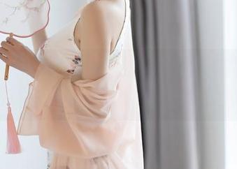 语画界 – 看到了吗？奶瓶的最新油亮作品！图片中藏着你想象不到的乐趣哦。
