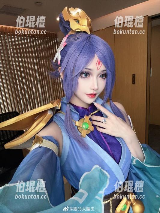 露儿大魔王 露儿大魔王的美腿作品集更新,动静结合,腿部艺术也有深意