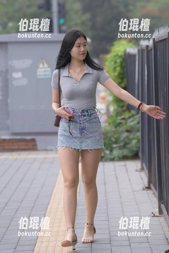魔镜街拍-婷婷 魔镜街拍 - 最新美图,婷婷在寒风里就是个肉丝精灵,谁的圣诞愿望成真了?