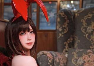 不觉得黑白御猫的女仆高清照片有些小暧昧嘛？你也这么想吧？